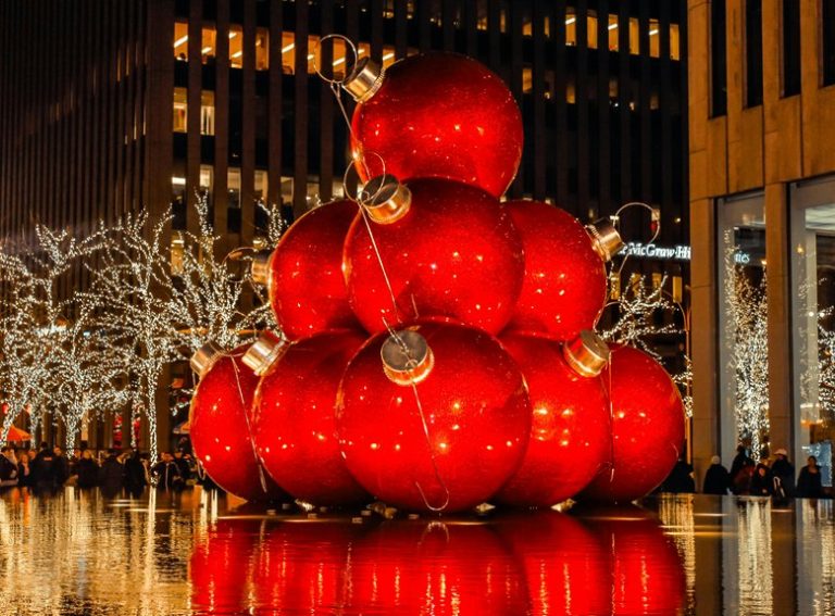 christmas displays in nyc