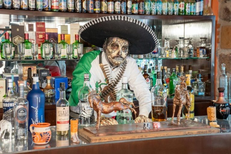 spooky halloween cocktail bars